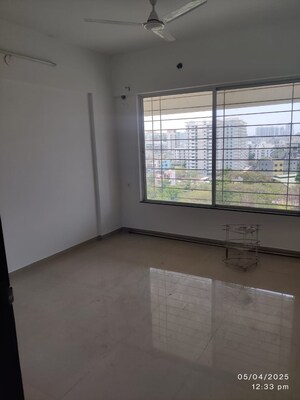 Room in 3 BHK Apartment at Unique Youtopia, Kharadi – for Sale