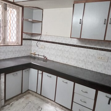 Kitchen in 2 BHK Builder Floor at DLF Regency Park I, Dlf Phase iv – for Rent