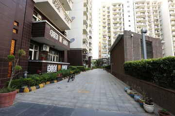 3 BHK Apartment – Exterior View View at Suncity Essel Tower, Sector 28 - for Rent