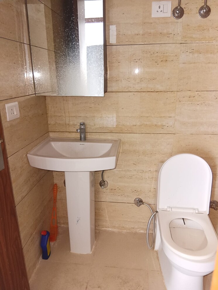Bathroom, sector 1 2 Bedroom 995 Sq.Ft. Apartment In Sector 1 Noida 9118623
