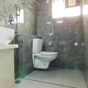 Attached Bathroom in 2 BHK Builder Floor at Masjid Moth DDA Flats RWA, Masjid Moth – for Rent