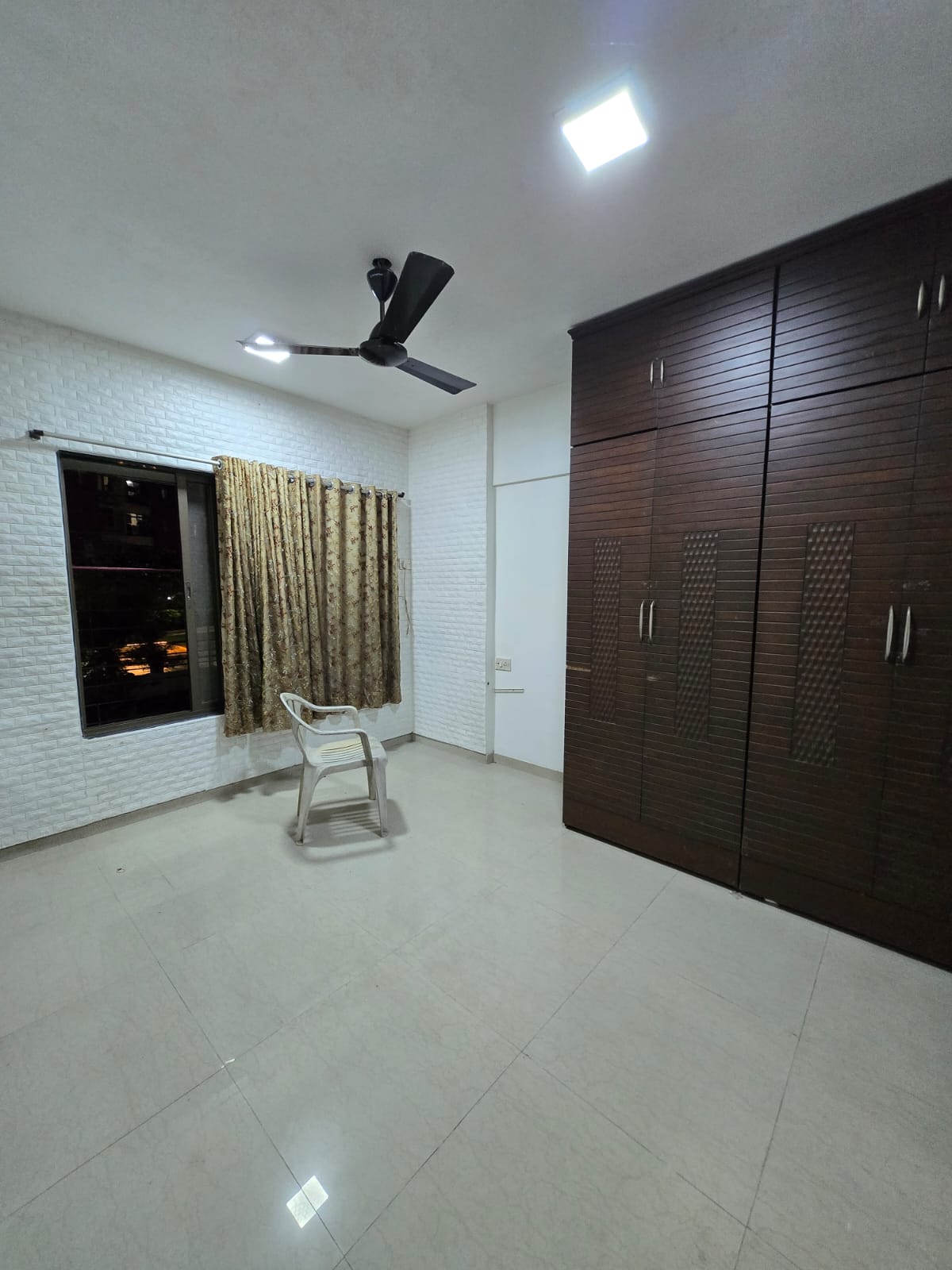 2 BHK + Pooja Room Apartment For Rent in Rustomjee Meridian