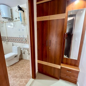 Furnished Amenities in 3 BHK Apartment at Indiranagar – for Rent
