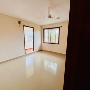 Room in 3 BHK Apartment at Indiranagar – for Rent