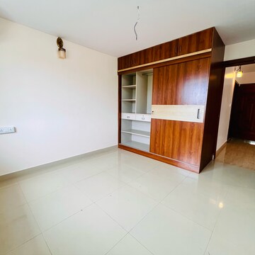 Room in 3 BHK Apartment at Indiranagar – for Rent