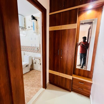 Furnished Amenities in 3 BHK Apartment at Indiranagar – for Rent
