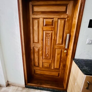 Furnished Amenities in 3 BHK Apartment at Indiranagar – for Rent