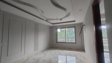 Room in 4 BHK Builder Floor at Sector 5 – for Sale