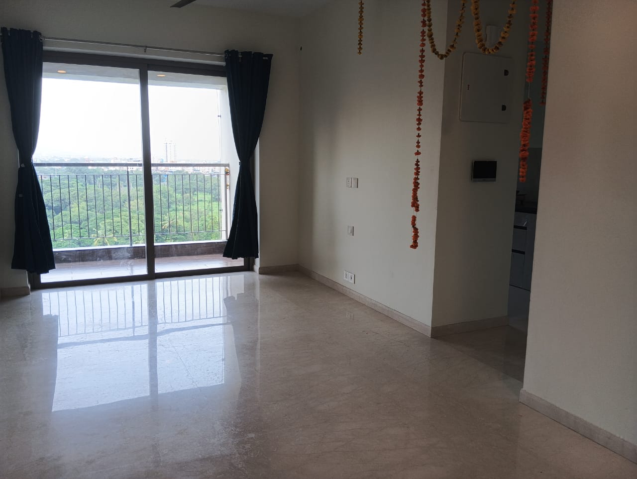 2 BHK Apartment For Rent in Kalpataru Paramount