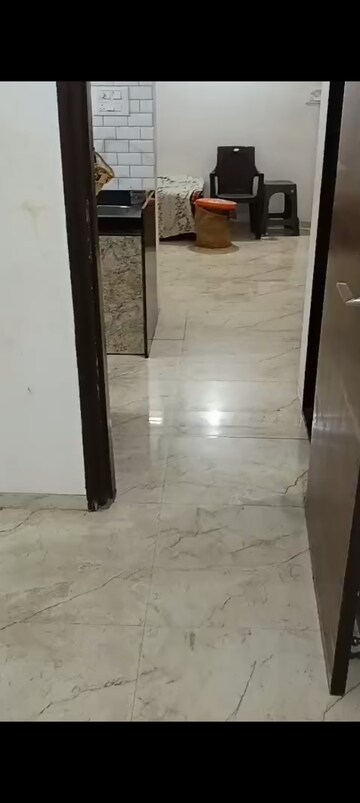Room in 1 BHK Apartment at Ghatkopar East – for Rent