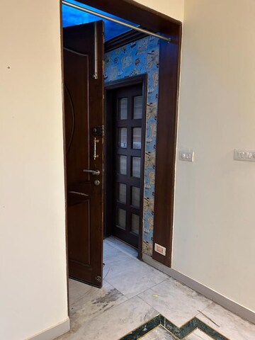 Room in 2.5 BHK Apartment at Bhawani Apartments, Suncity – for Rent