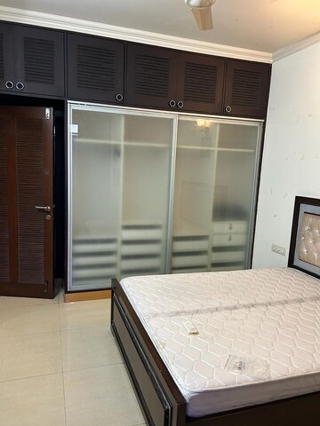 Room in 2.5 BHK Apartment at Bhawani Apartments, Suncity – for Rent