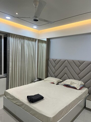 Team Area in 3 BHK Apartment at Shubh Gateway, Viman Nagar – for Rent