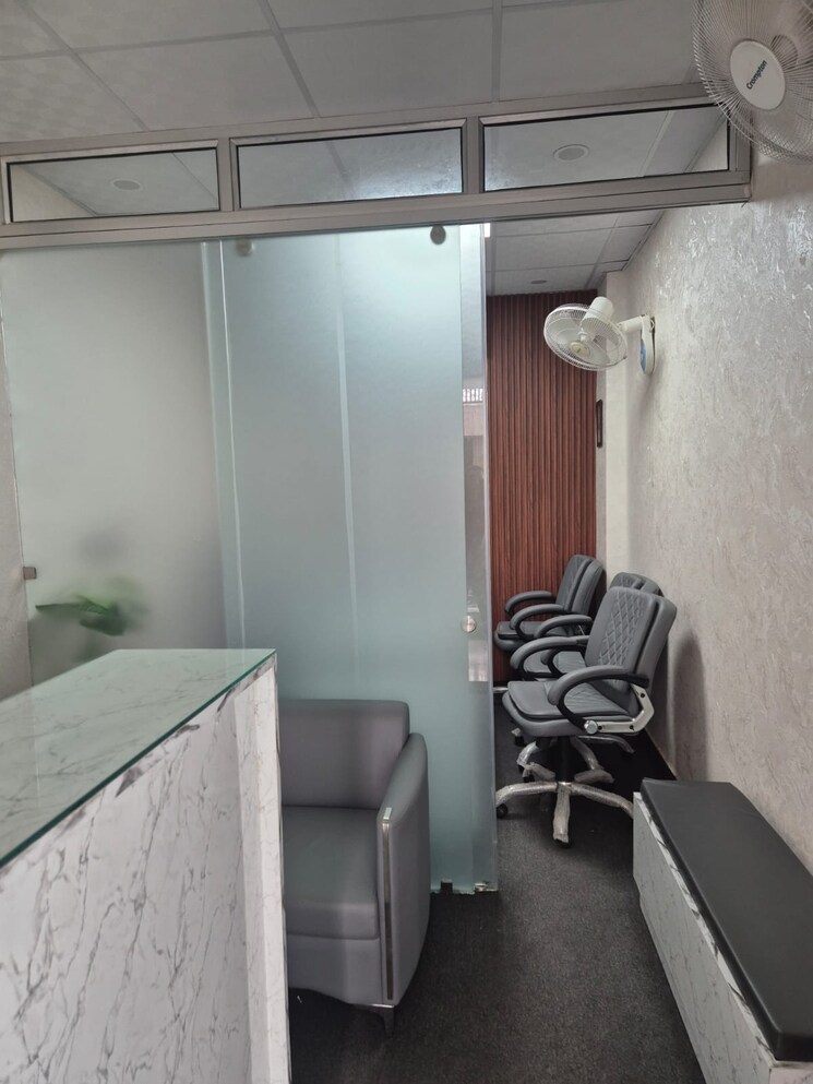 Team Area, isp-shivam-plaza Commercial Office Space 360 Sq.Ft. In Delta I Greater Noida Greater Noida 9118845