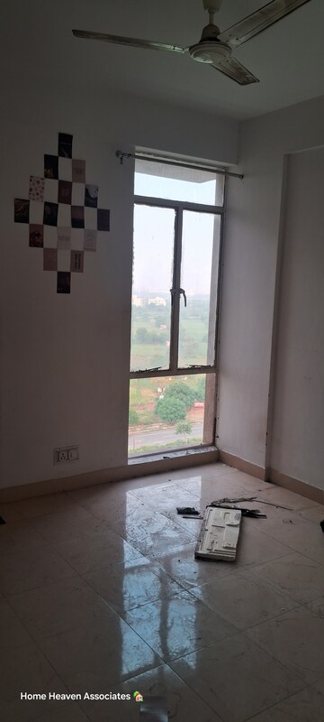 Room in 2 BHK Apartment at Conscient Habitat, Sector 99a – for Rent