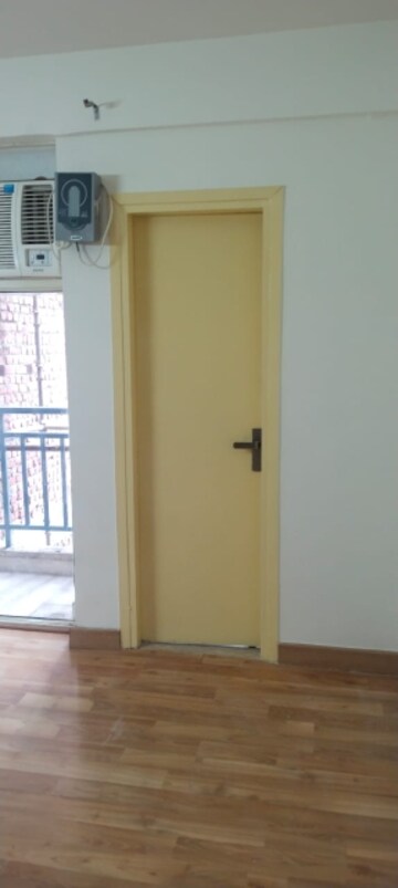 Room in 4 BHK Builder Floor at Sector 89 – for Rent