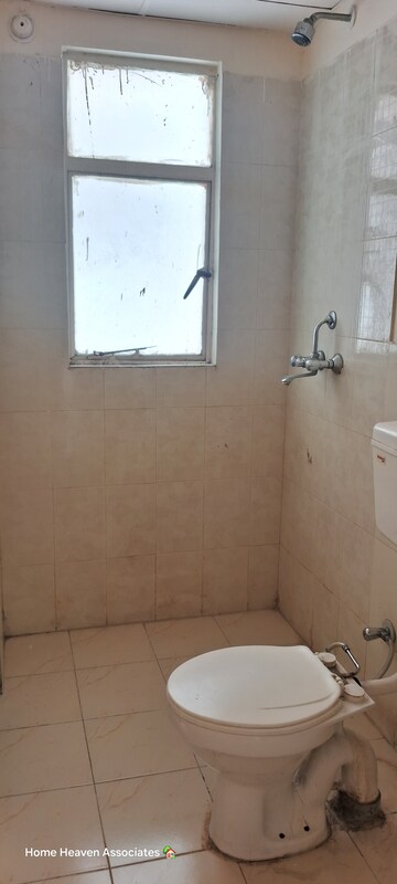 Room in 2 BHK Apartment at Conscient Habitat, Sector 99a – for Rent