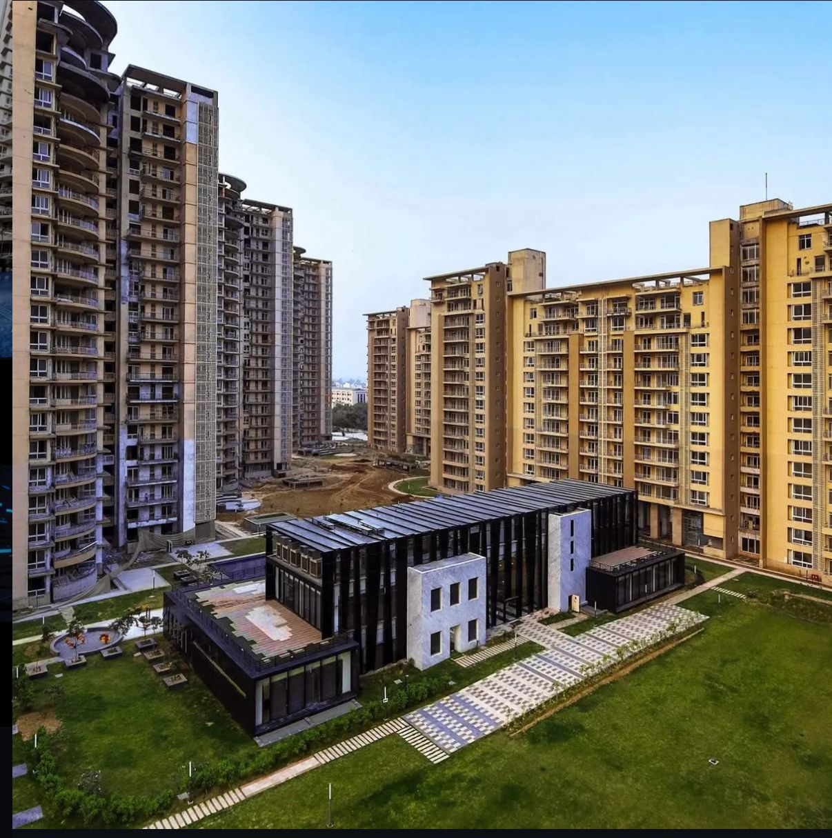 5 BHK + Pooja Room,Servant Room,Study Room Apartment For Sale in Indiabulls Enigma