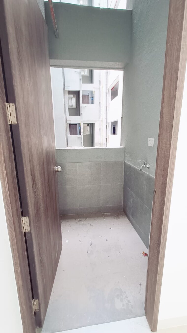 Bathroom, arv-uthville 2 Bedroom 1050 Sq.Ft. Apartment In Kharadi Pune 9118918