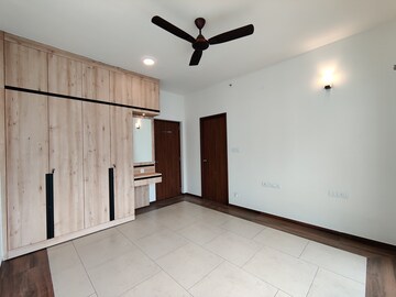 Room in 4 BHK Apartment at Sobha Windsor, Whitefield – for Rent