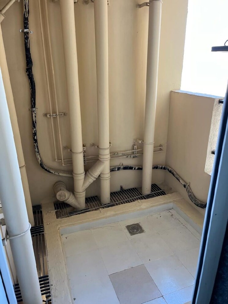 Bathroom, rustomjee-azziano-wing-d 2 Bedroom 850 Sq.Ft. Apartment In Thane West Thane 9118930