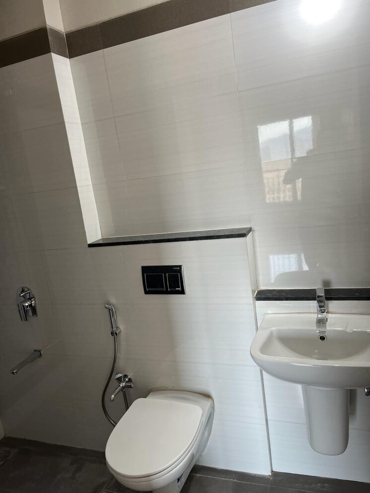 Attached Bathroom, rustomjee-azziano-wing-d 2 Bedroom 850 Sq.Ft. Apartment In Thane West Thane 9118930