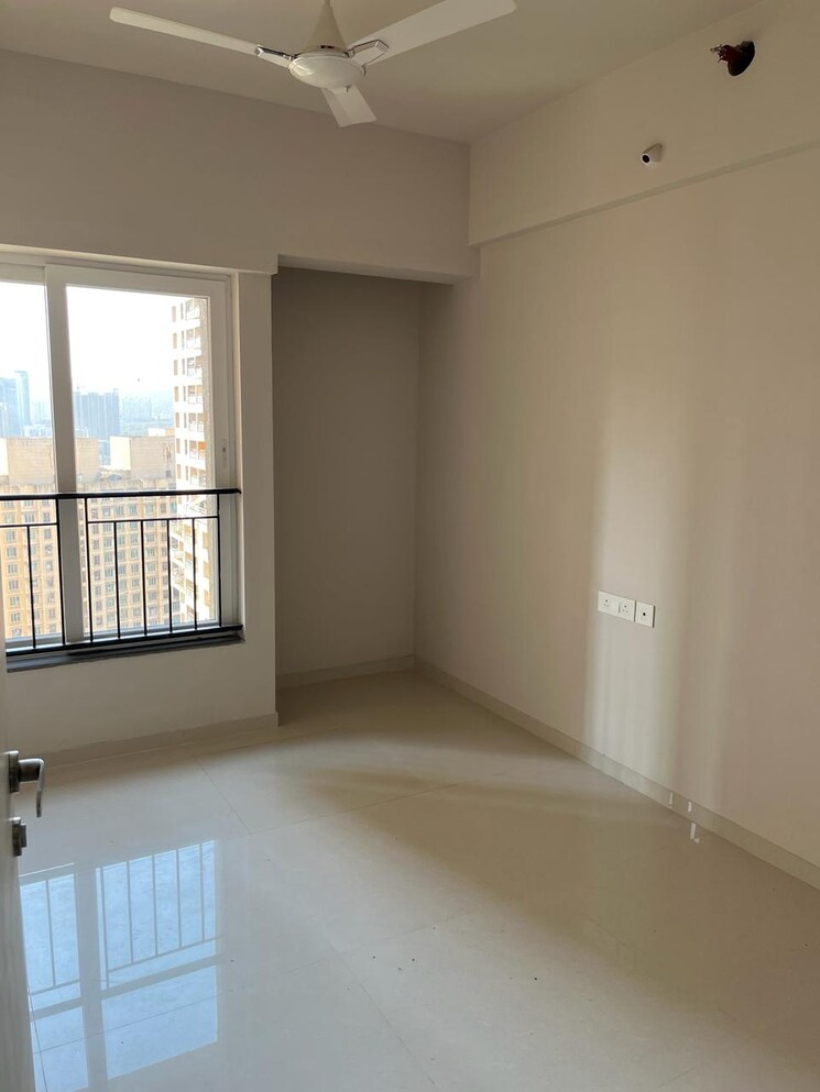 Room, rustomjee-azziano-wing-d 2 Bedroom 850 Sq.Ft. Apartment In Thane West Thane 9118930