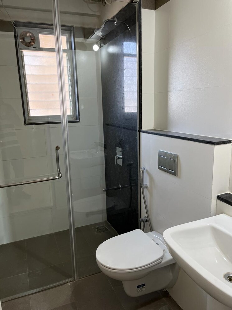 Bathroom, rustomjee-azziano-wing-d 2 Bedroom 850 Sq.Ft. Apartment In Thane West Thane 9118930