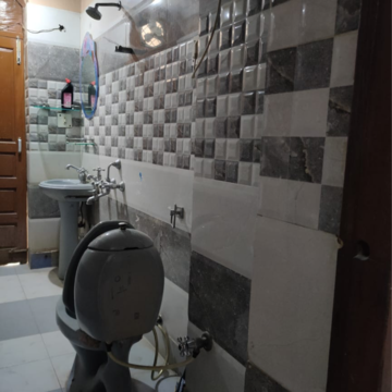 Team Area in 2.5 BHK Villa at Sector 22b – for Rent