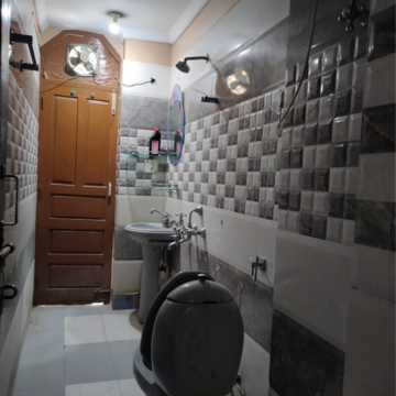 Team Area in 2.5 BHK Villa at Sector 22b – for Rent