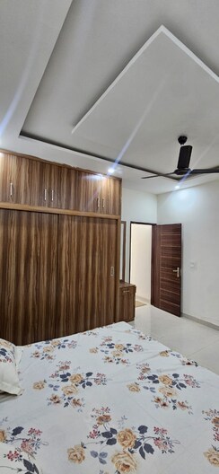 4 BHK + Servant Room Apartment For Sale in DLF Independent Floors