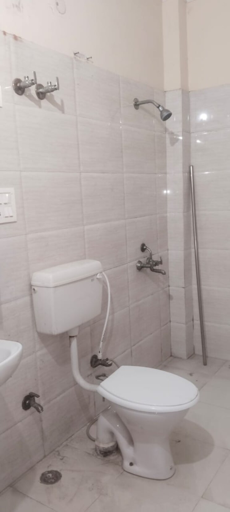 Bathroom, sector 100 3 Bedroom 200 Sq.Mt. Independent House In Sector 100 Noida 9118950
