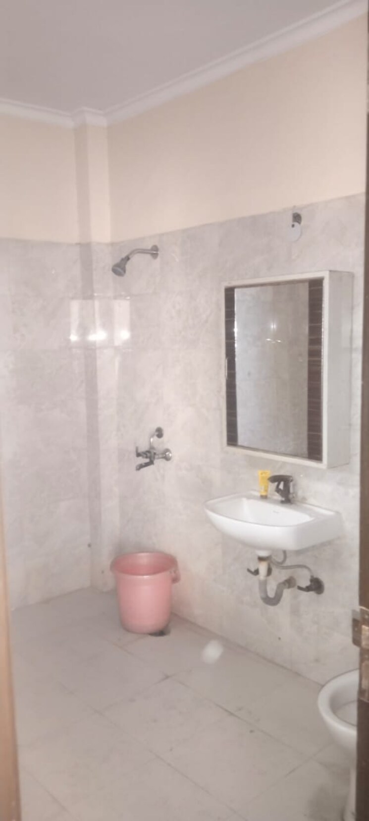 Bathroom, sector 100 3 Bedroom 200 Sq.Mt. Independent House In Sector 100 Noida 9118950