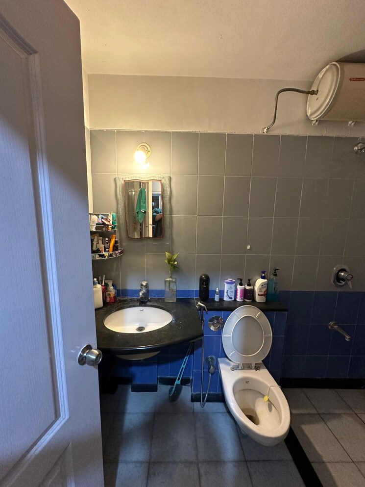 Bathroom, pristine-zircon 3 Bedroom 1500 Sq.Ft. Apartment In Viman Nagar Pune 9118968