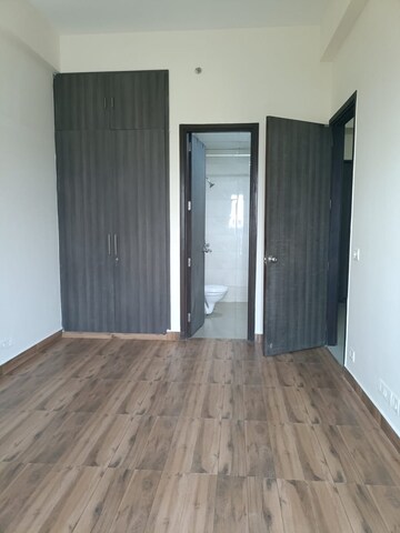 Room in 2 BHK Apartment at Baani City Center, Sector 63 – for Rent