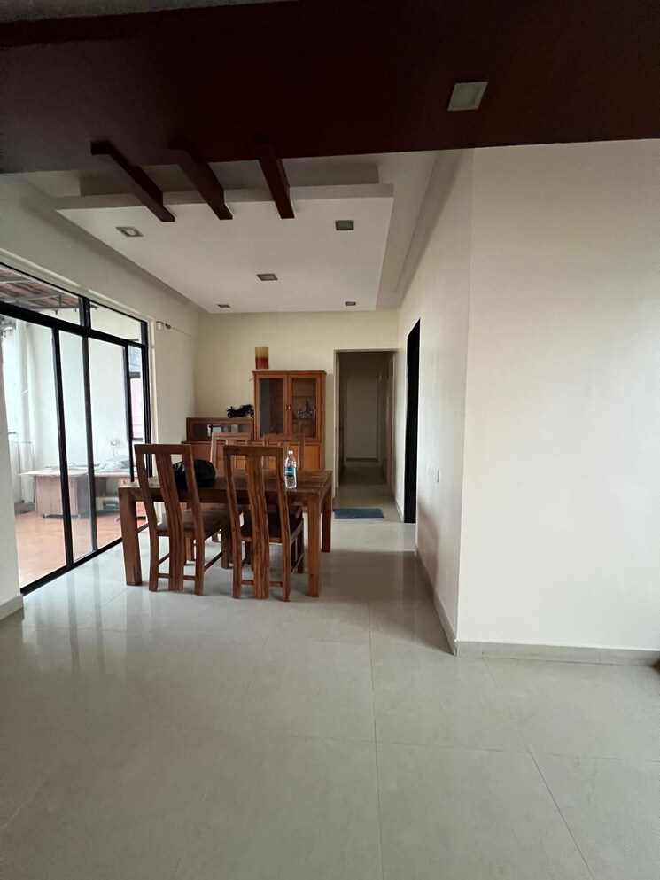 Other, high-land-apartment 3 Bedroom 1900 Sq.Ft. Apartment In Vasundhara Enclave Delhi 9118954