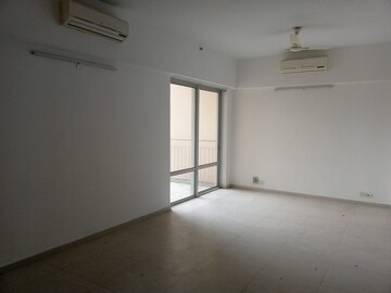 Room in 2.5 BHK Apartment at Ireo Uptown, Sector 66 – for Rent