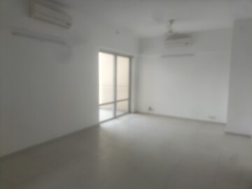 Room in 2.5 BHK Apartment at Ireo Uptown, Sector 66 – for Rent