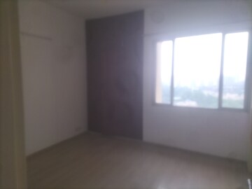 Room in 2.5 BHK Apartment at Ireo Uptown, Sector 66 – for Rent
