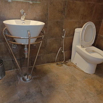 Bathroom in 2 BHK Builder Floor at Green Mansion, Rewla Khanpur – for Rent