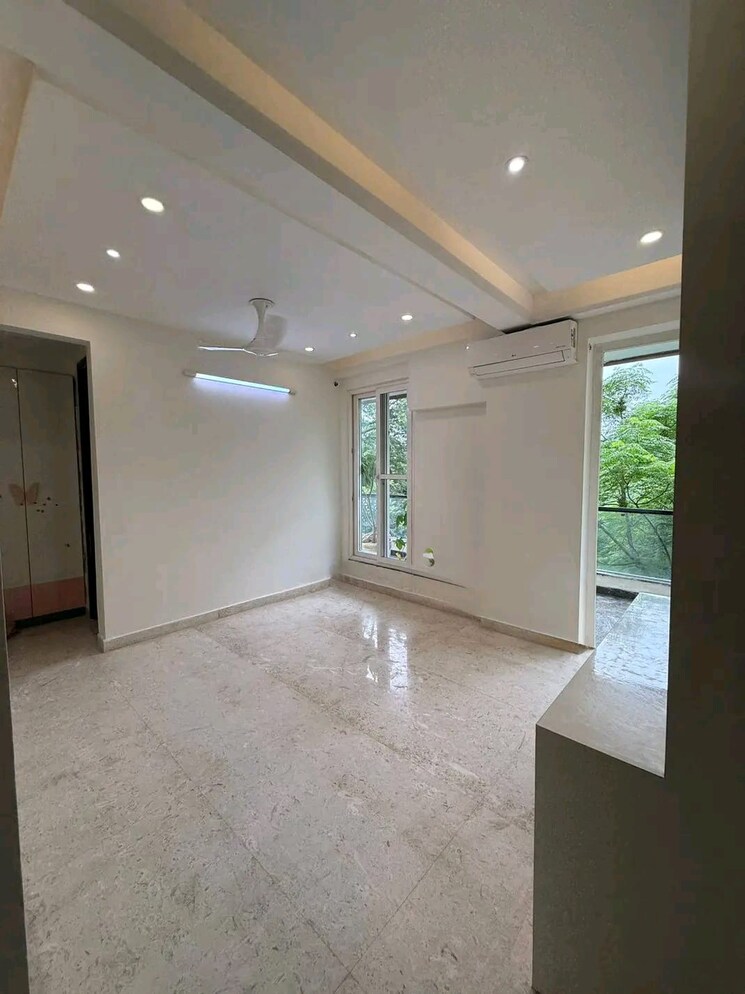 Room, tata-primanti-tower-residences 4 Bedroom 7000 Sq.Ft. Apartment In Sector 72 Gurgaon 9119014