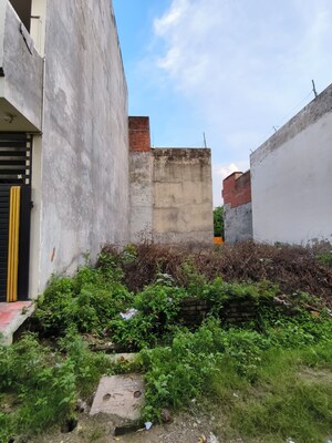  Plot For Sale in Jankipuram