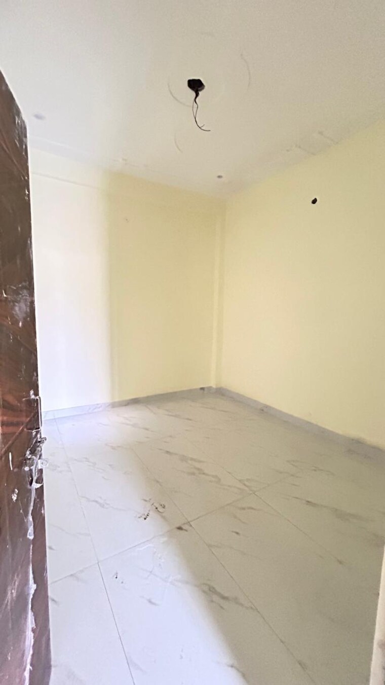 Room, surya-homes-noida 2 Bedroom 1000 Sq.Ft. Builder Floor In Sector 72 Noida 9119068