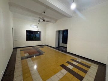 Bedroom in 4 BHK Apartment at Tardeo – for Rent