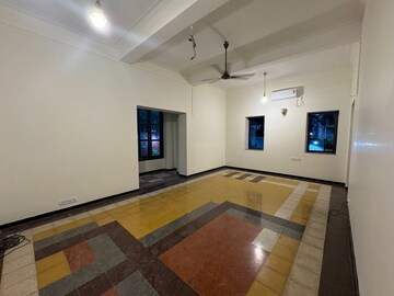 Bedroom in 4 BHK Apartment at Tardeo – for Rent