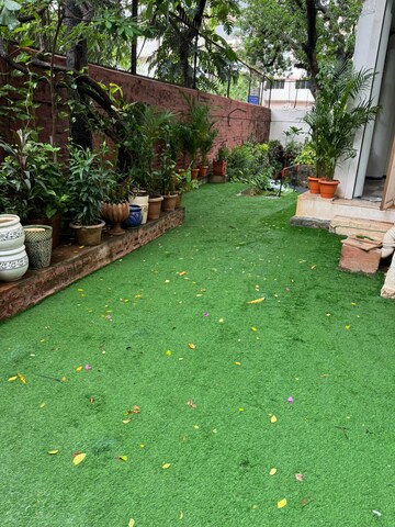 4 BHK Apartment – Garden View at Tardeo - for Rent