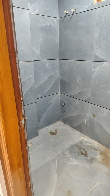 Attached Bathroom in 2 BHK Builder Floor at Sector 5 Wave City – for Sale