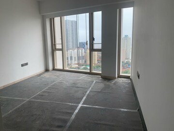 Room in 3 BHK Apartment at Lodha World One, Worli – for Sale