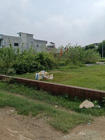  Plot For Sale in Jankipuram