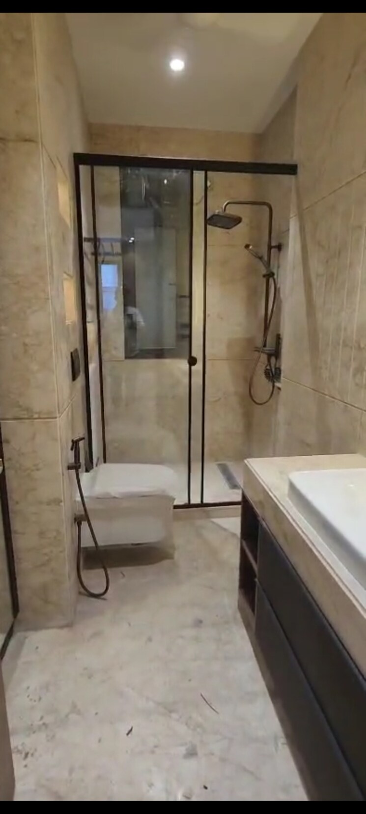 Bathroom, chanakyapuri 4 Bedroom 517 Sq.Yd. Apartment In Chanakyapuri Delhi 9119134